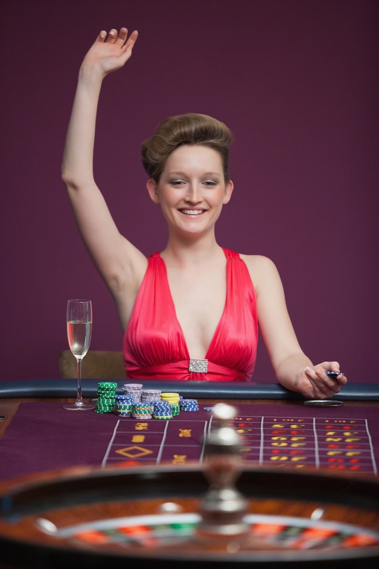 Qiu Qiu table with multiple players and betting interface